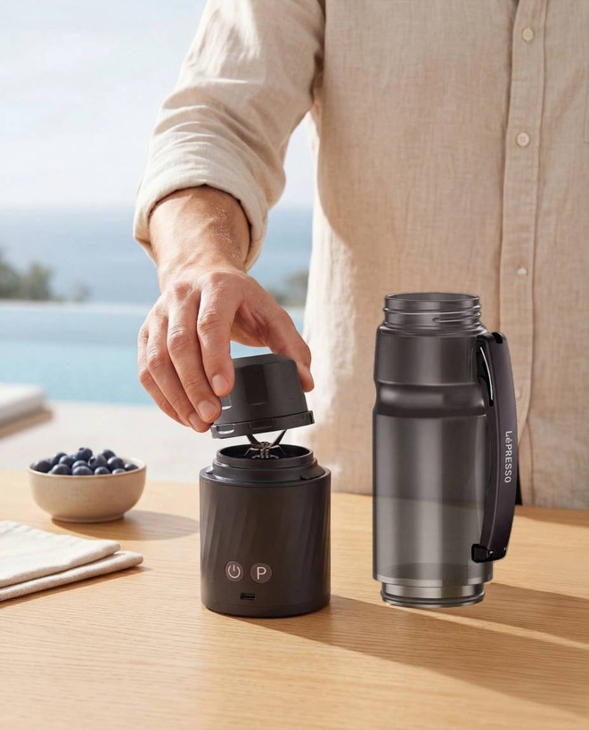مخلوطکن قابل حمل (Portable Blender) از برند LePresso مدل Juvelix 370W